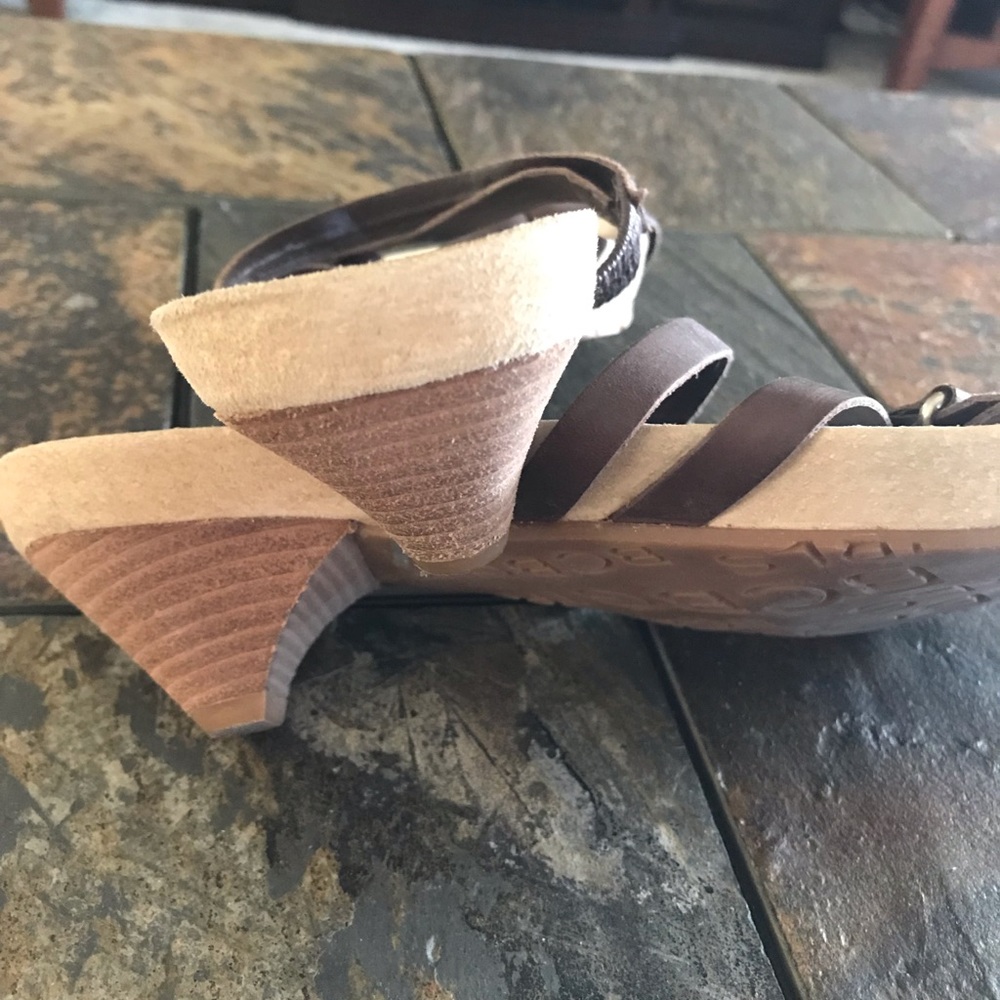 BCBGirls strappy leather kitten heel sandals - Picture 4 of 6